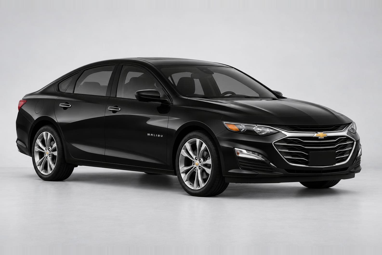 Chevrolet Malibu Premier — вид спереди сбоку