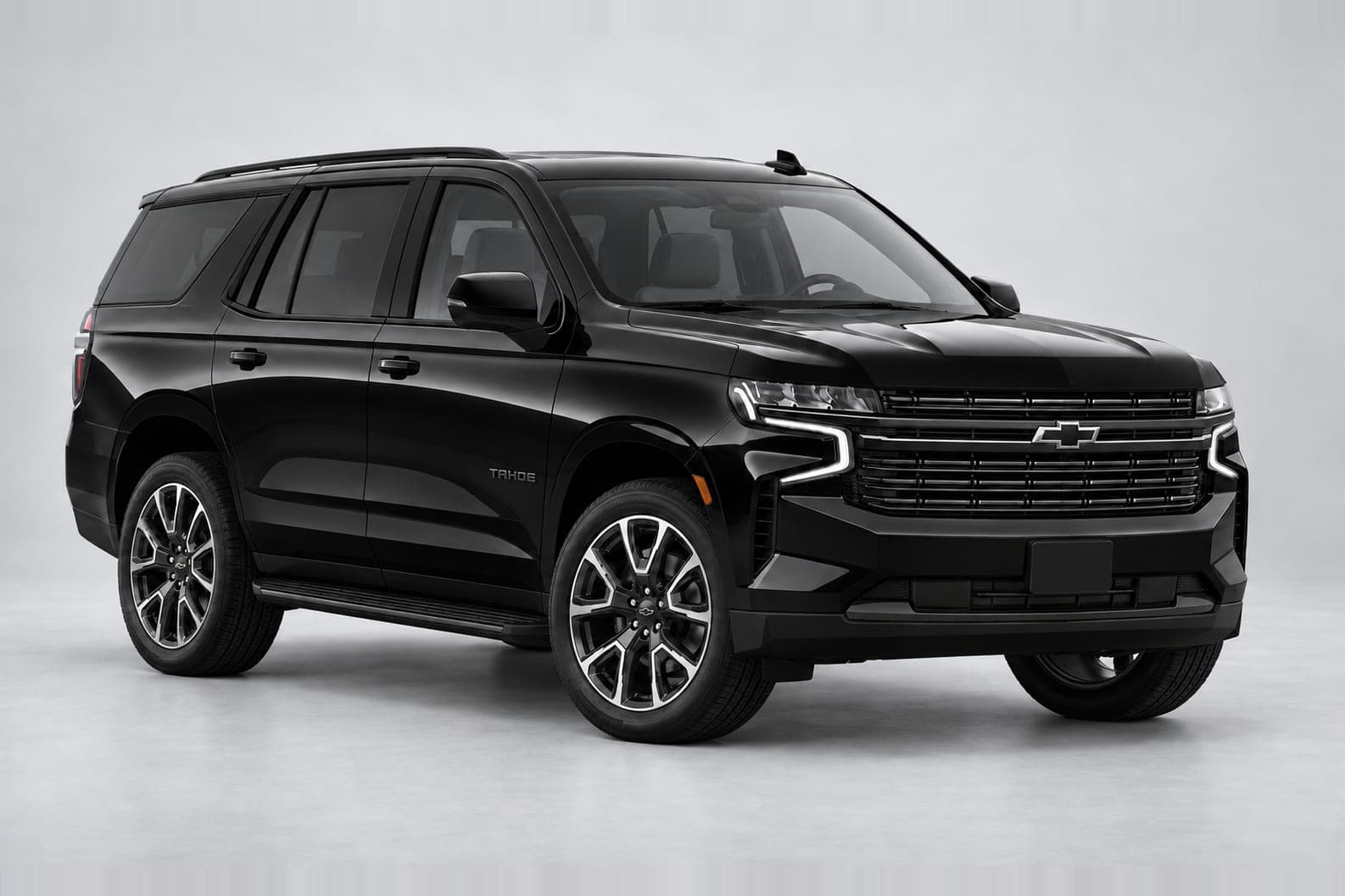 Chevrolet Tahoe — вид спереди сбоку